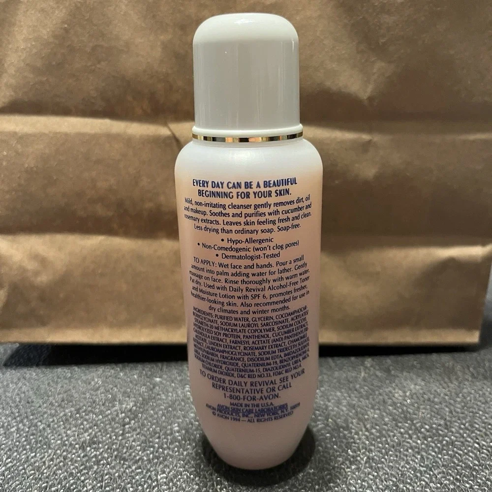 AVON Daily Revival Gentle Cleanser  For -  Normal / Combination Skin -  NEW